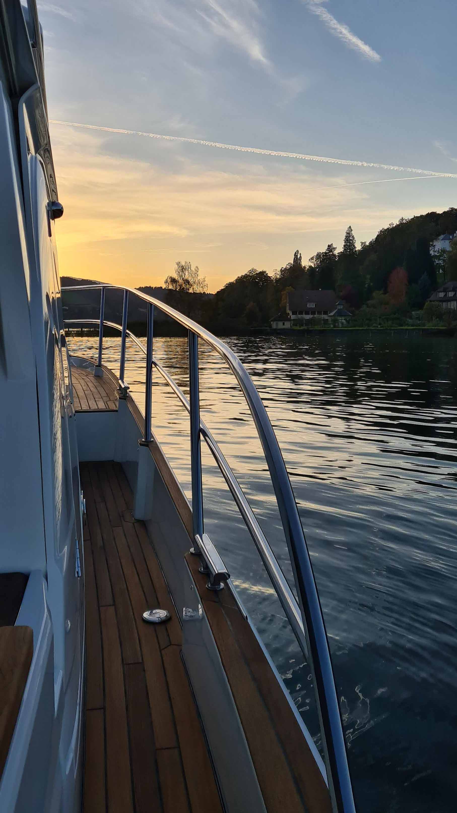 Schweiz Luzern Vierwaldstättersse Stimmungsfoto