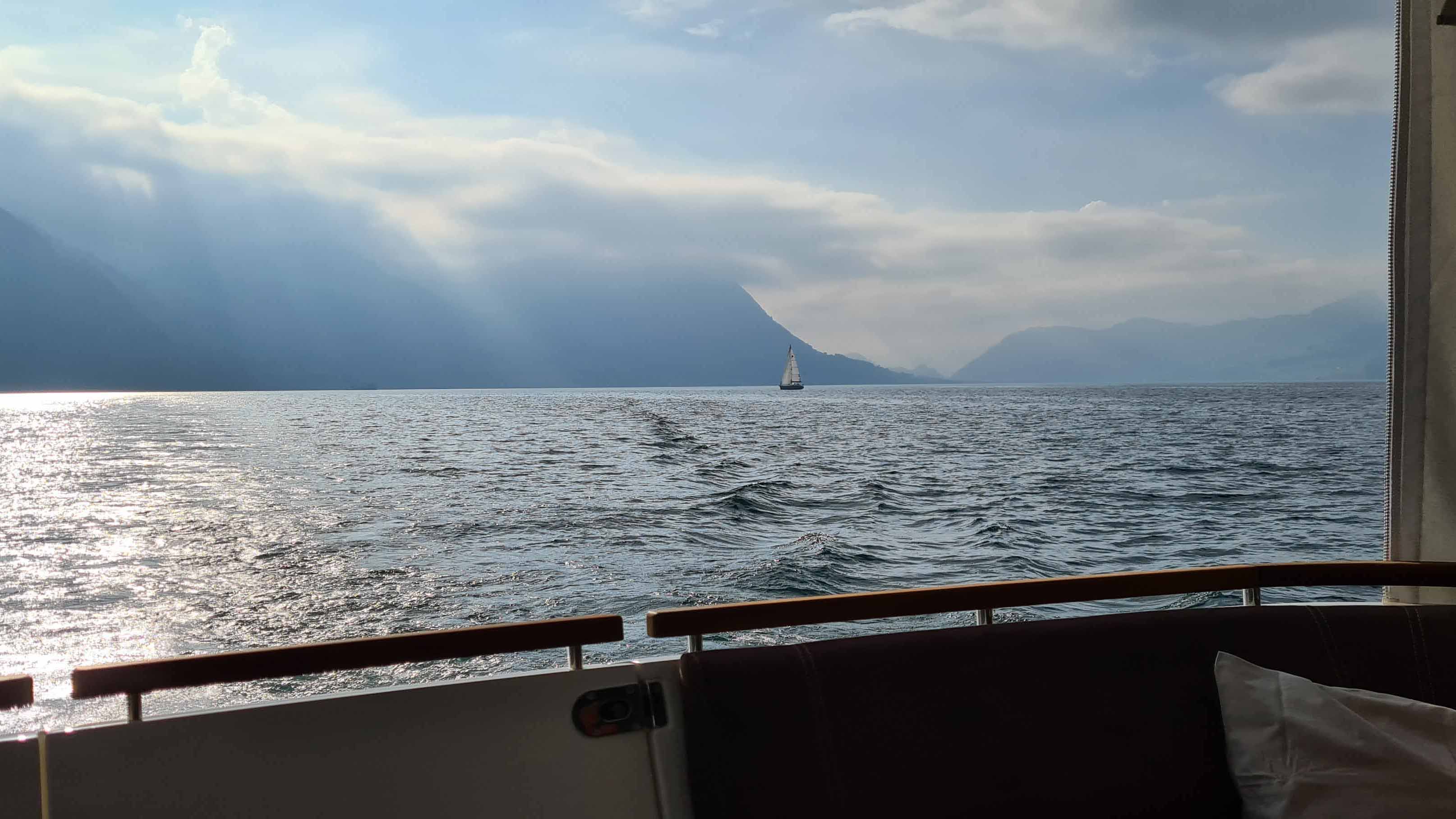 Schweiz Luzern Vierwaldstättersse Stimmungsfoto